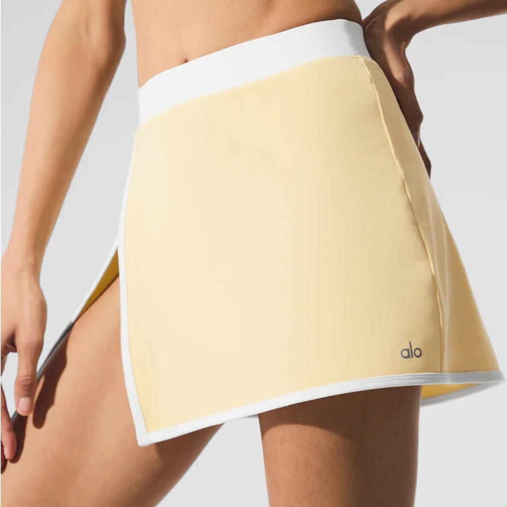 Alo streamlined skirt - Picture 3 of 5